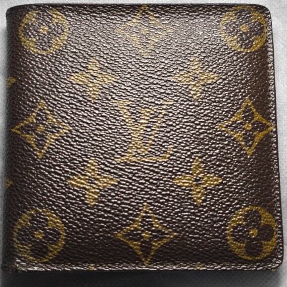 Authentic Louis Vuitton Men's Wallet - Picture 3 of 15
